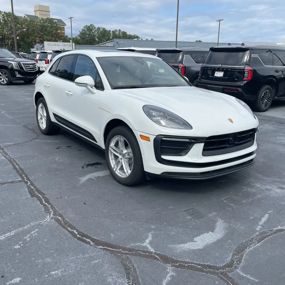 2022 Porsche Macan Base