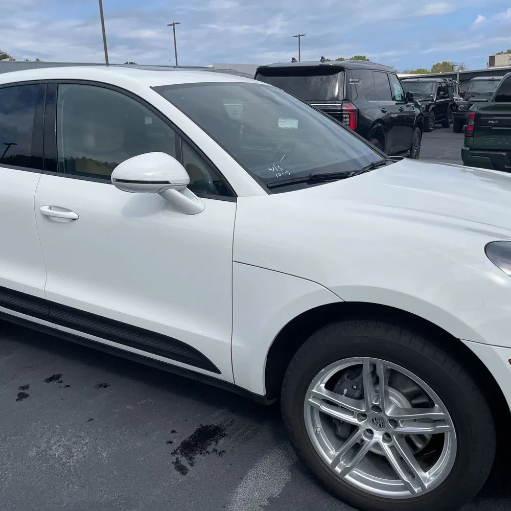 2022 Porsche Macan Base