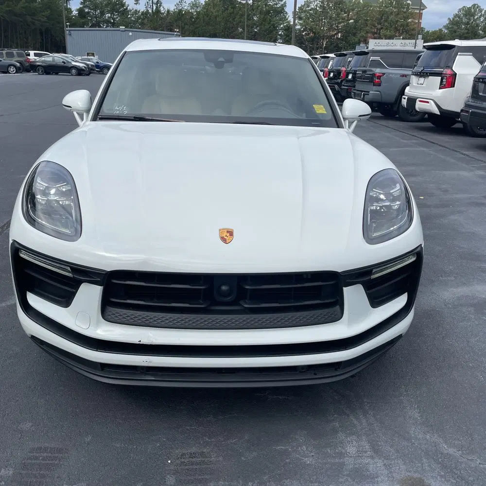 2022 Porsche Macan Base