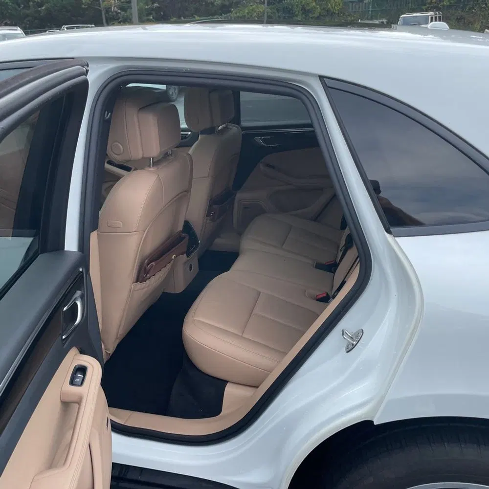 2022 Porsche Macan Base