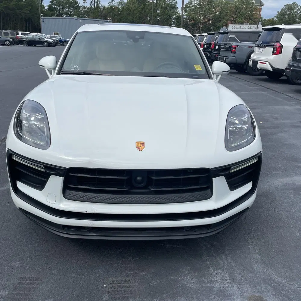 2022 Porsche Macan Base