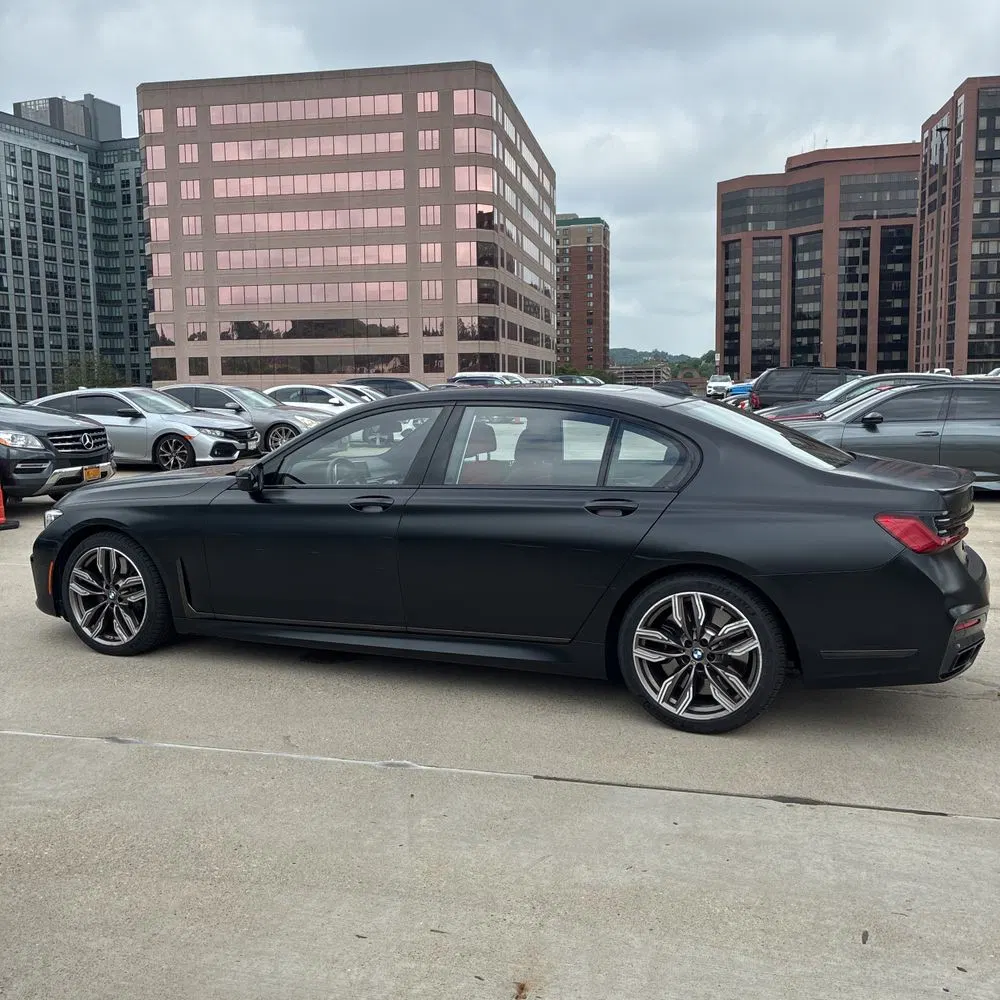 2022 BMW 7-Series M760xi