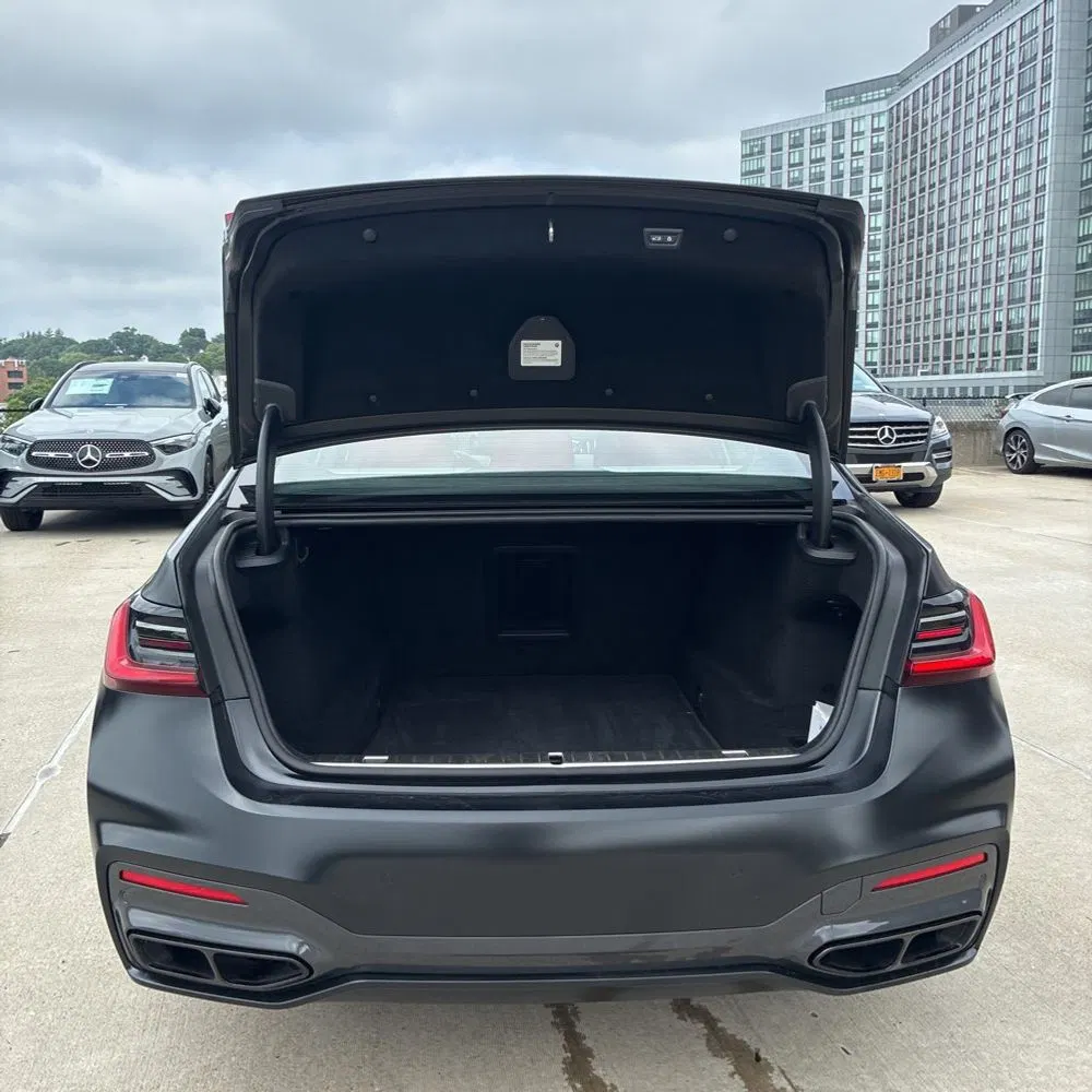 2022 BMW 7-Series M760xi