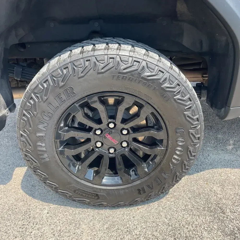 2023 GMC Sierra 1500 AT4X