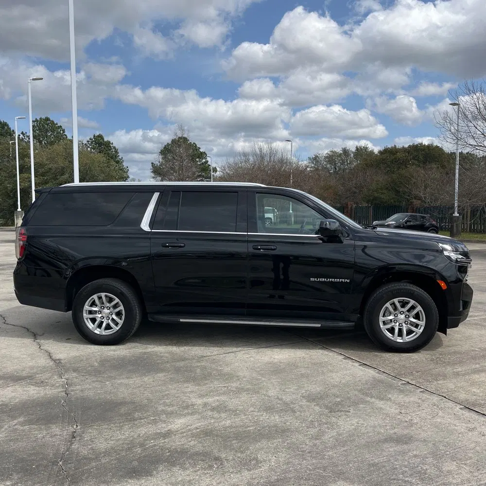 2024 Chevrolet Suburban LT