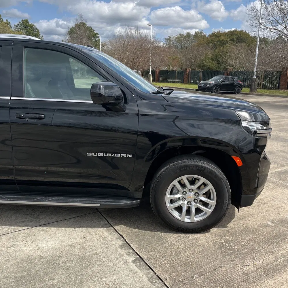 2024 Chevrolet Suburban LT