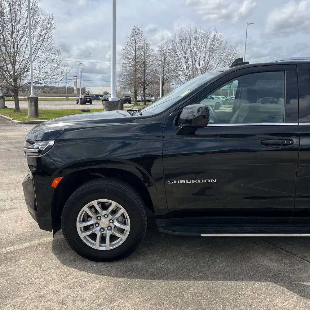 2024 Chevrolet Suburban LT