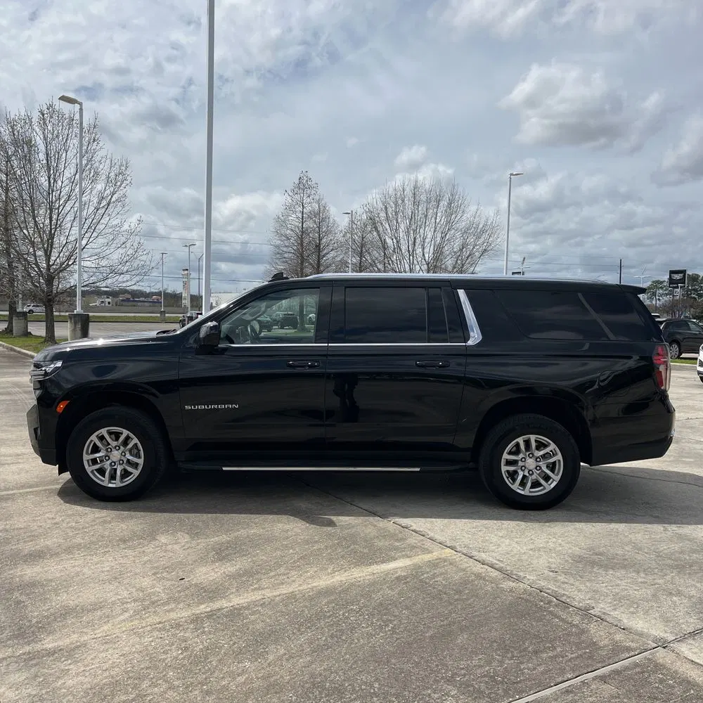2024 Chevrolet Suburban LT