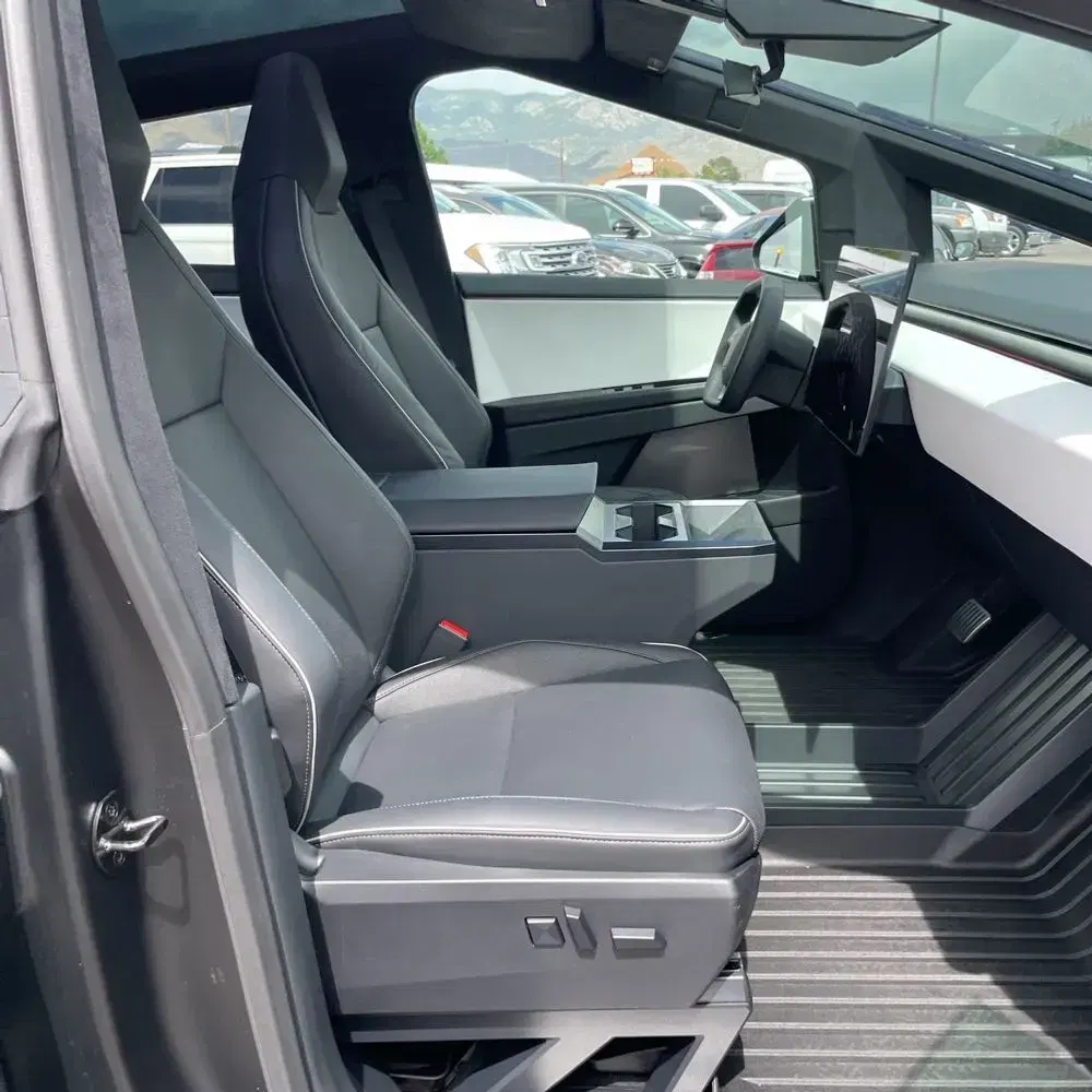 2024 Tesla Cybertruck Base