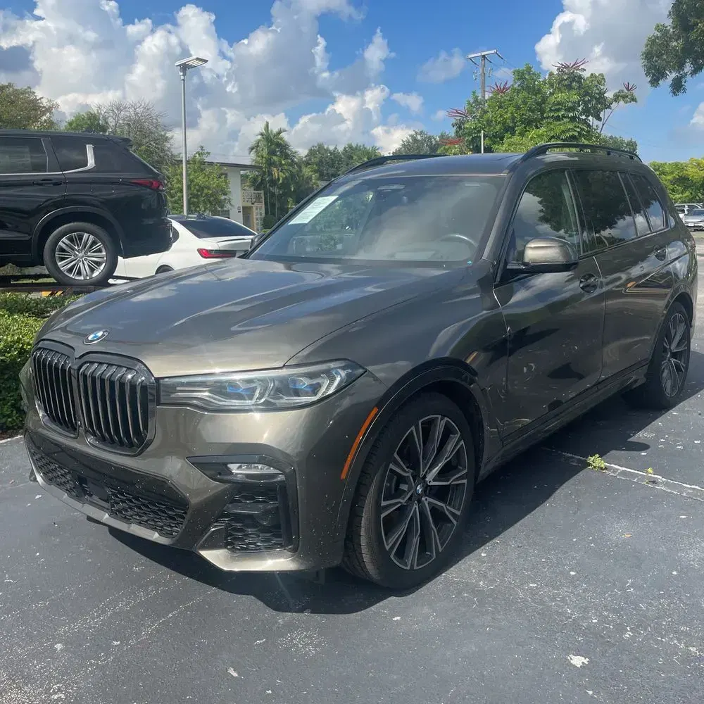 2022 BMW X7 M50i