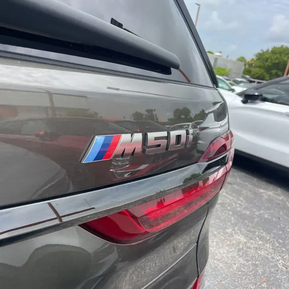 2022 BMW X7 M50i