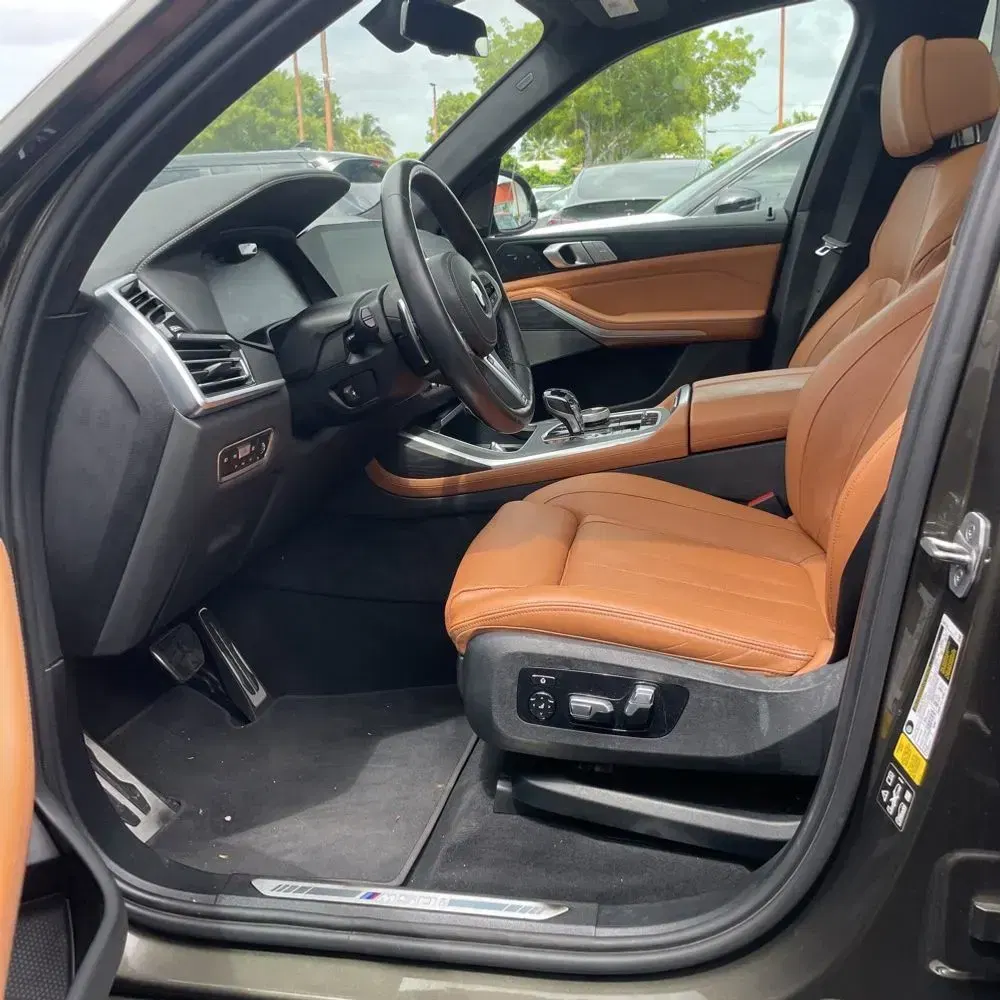 2022 BMW X7 M50i