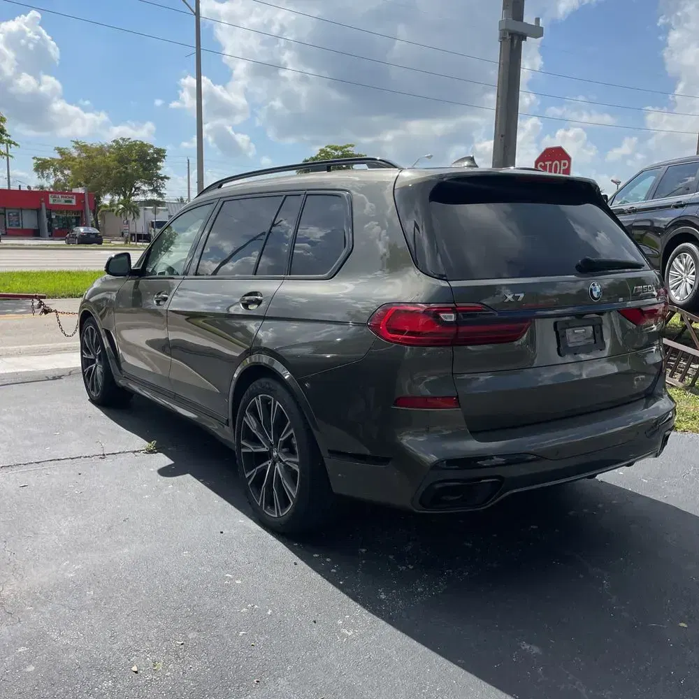 2022 BMW X7 M50i