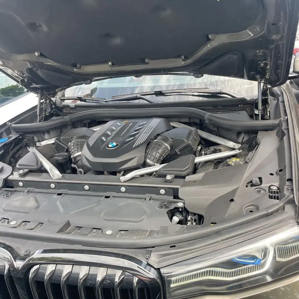 2022 BMW X7 M50i