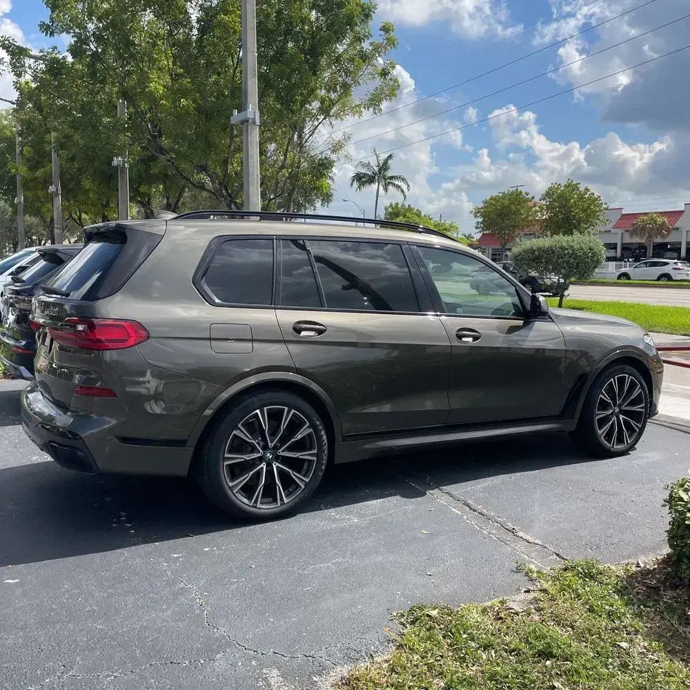 2022 BMW X7 M50i
