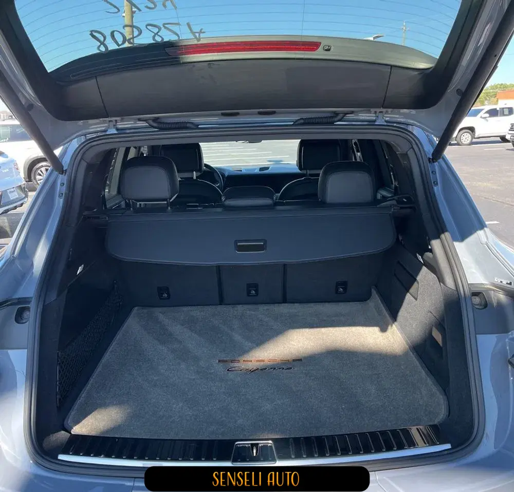 2024 Porsche Cayenne Base