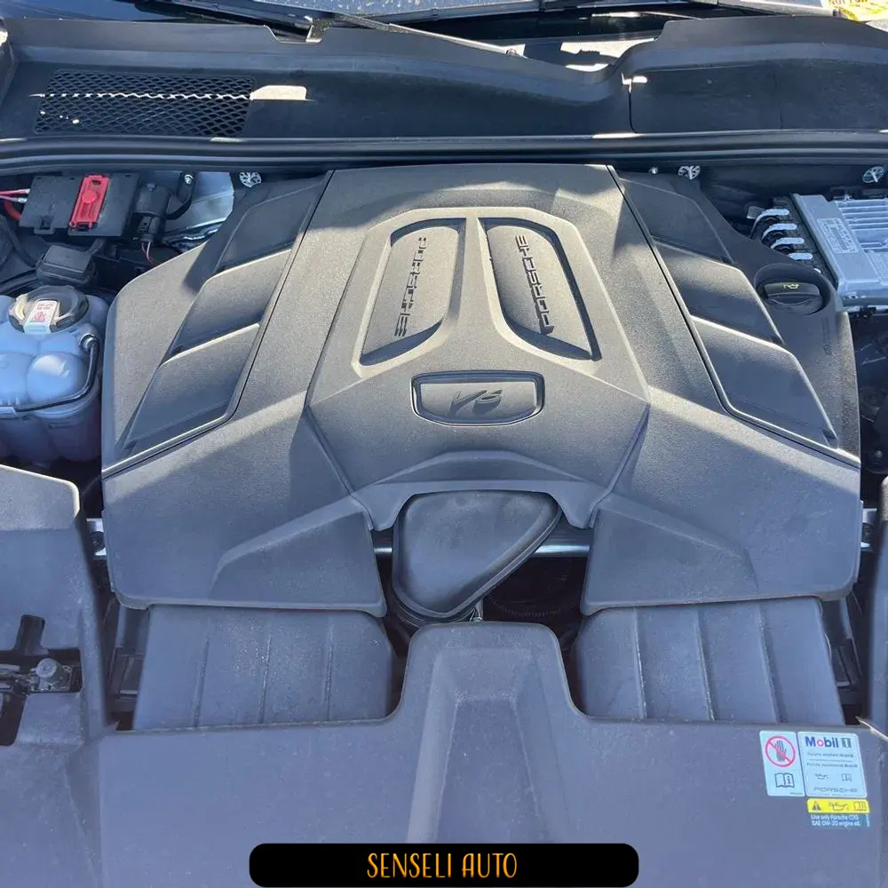 2024 Porsche Cayenne Base