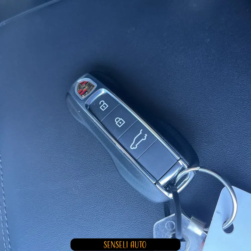 2024 Porsche Cayenne Base