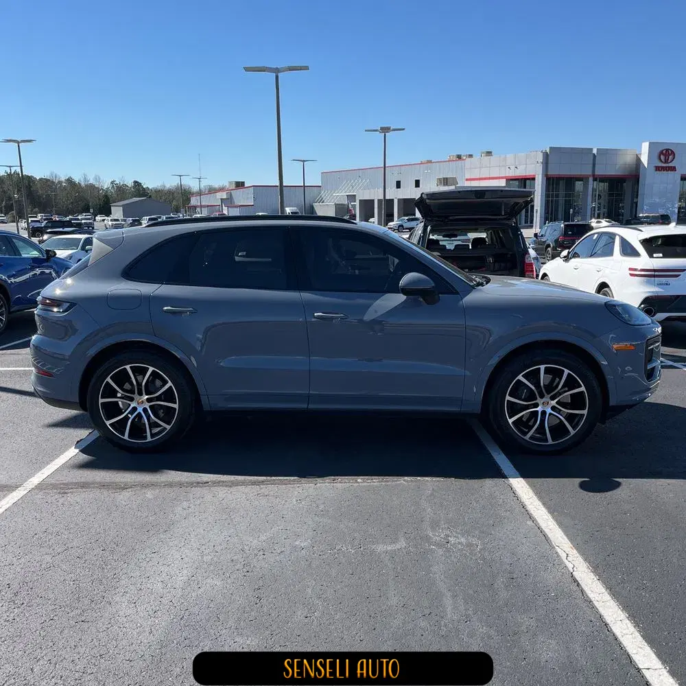 2024 Porsche Cayenne Base