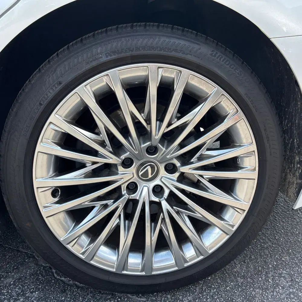 2024 Lexus LS 500 Base