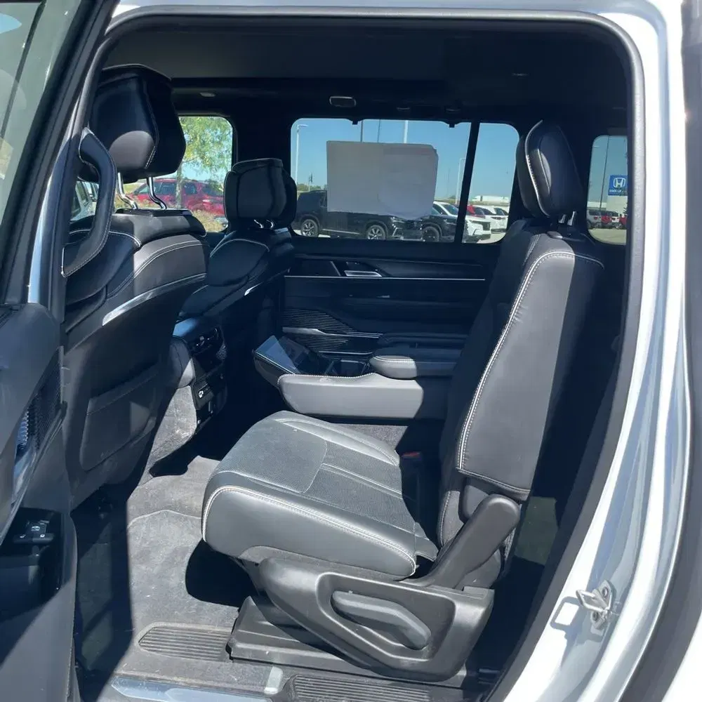 2024 Jeep Grand Wagoneer L Obsidian