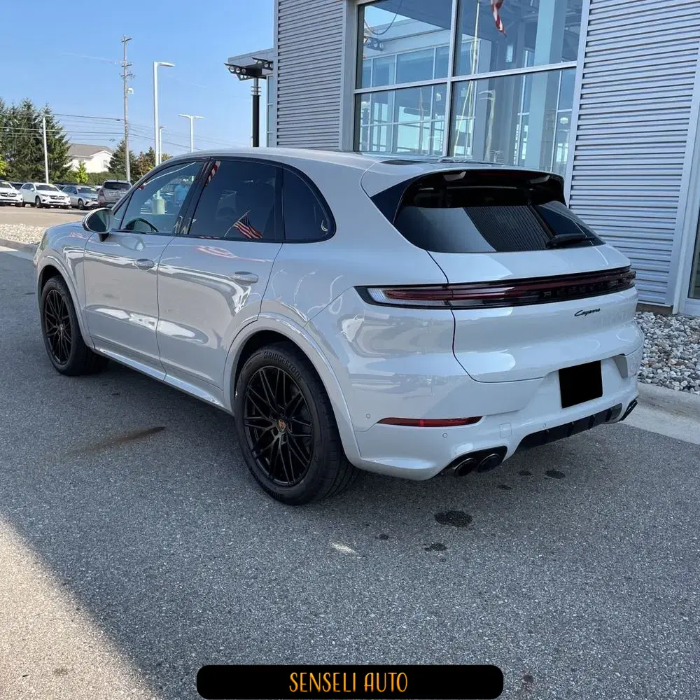 2025 Porsche Cayenne Base