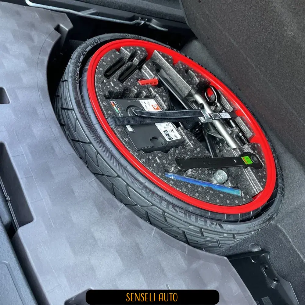 2025 Porsche Cayenne Base