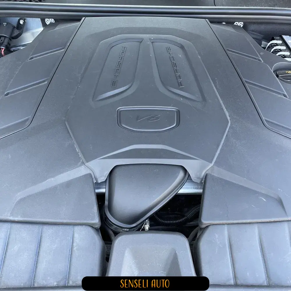 2025 Porsche Cayenne Base