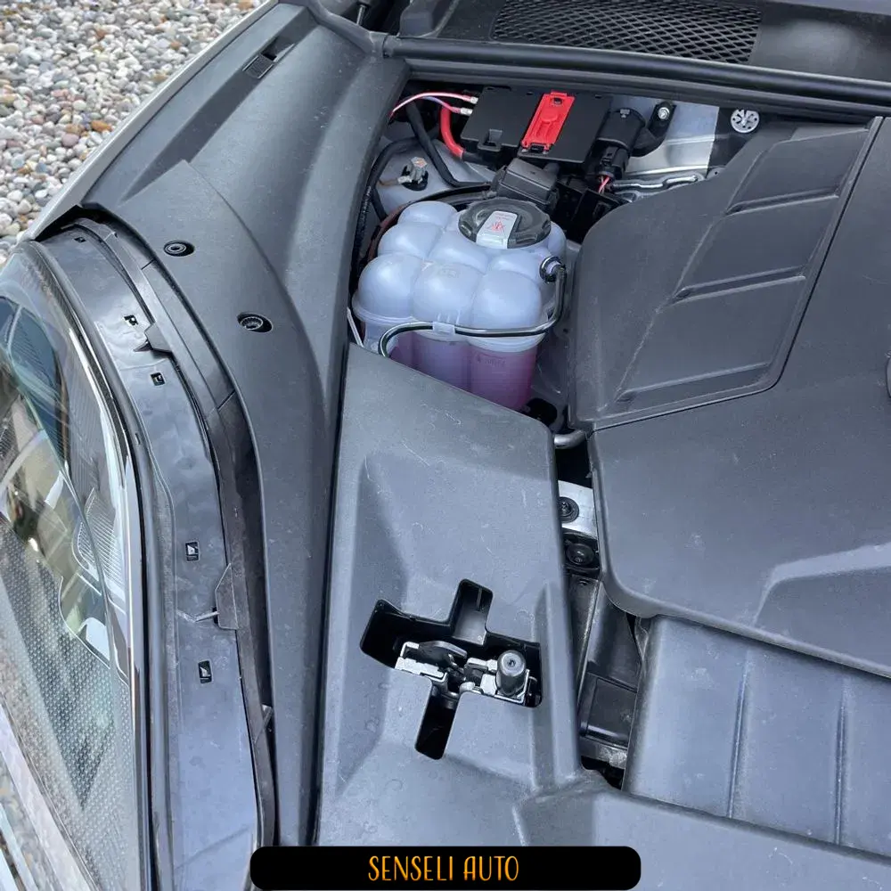 2025 Porsche Cayenne Base