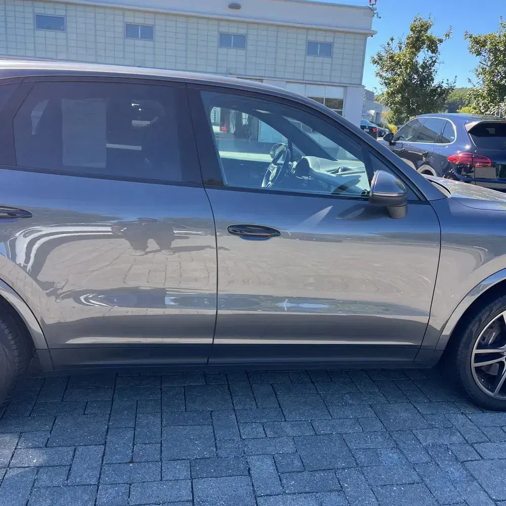 2022 Porsche Cayenne Base