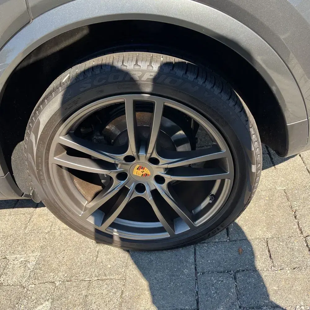2022 Porsche Cayenne Base