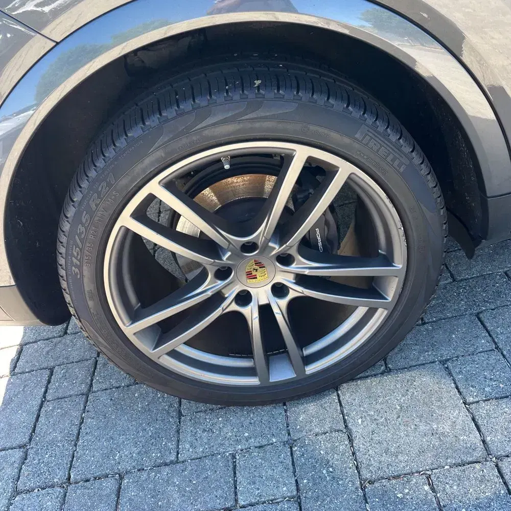 2022 Porsche Cayenne Base