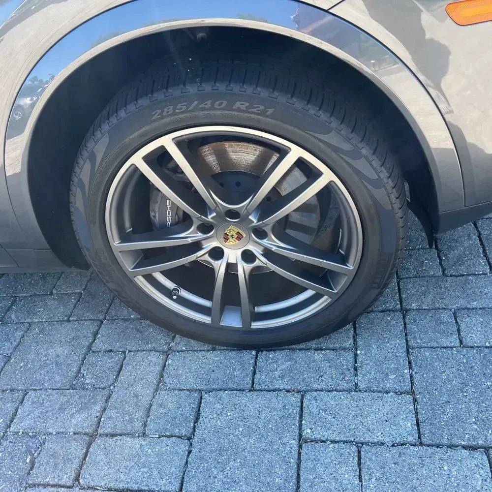 2022 Porsche Cayenne Base