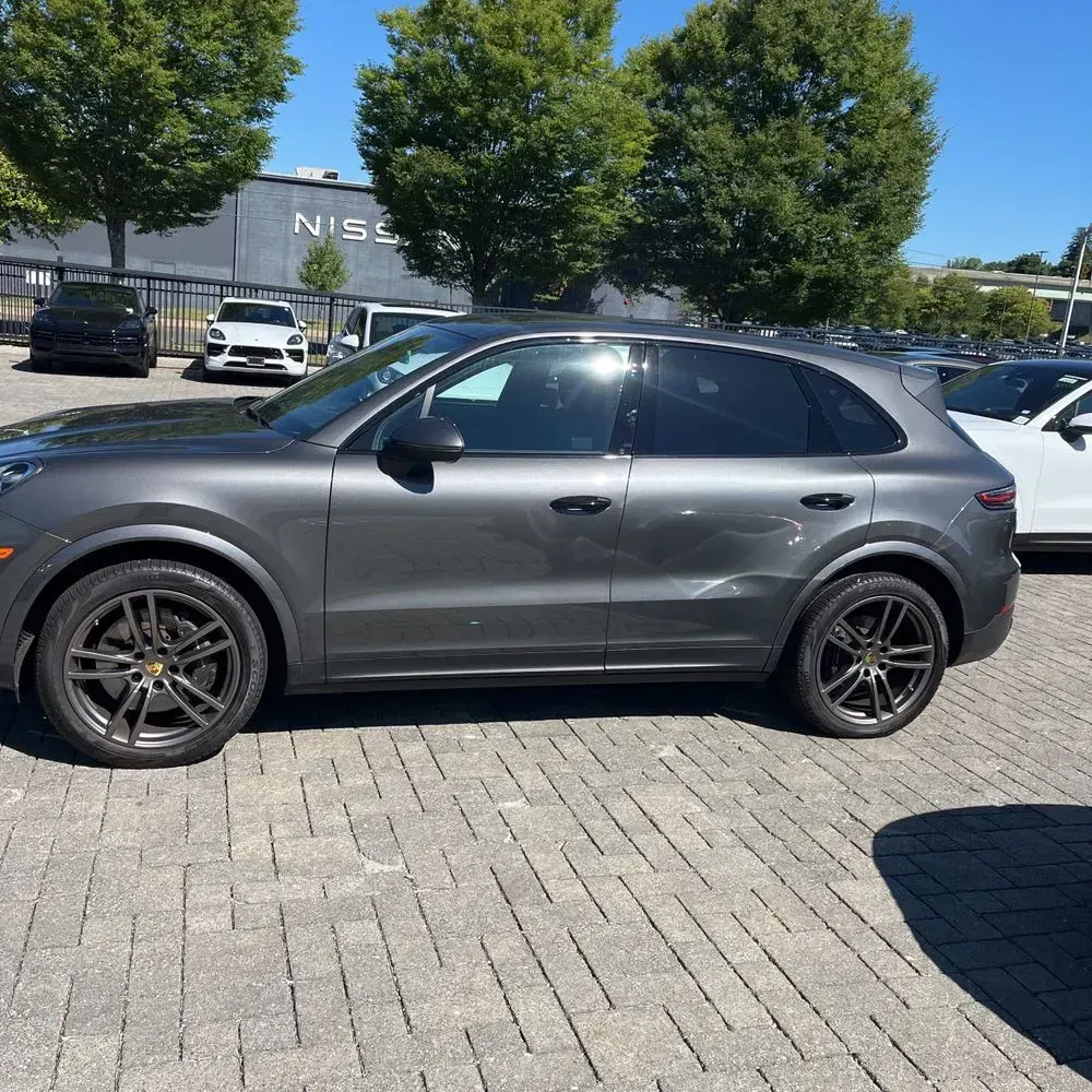 2022 Porsche Cayenne Base