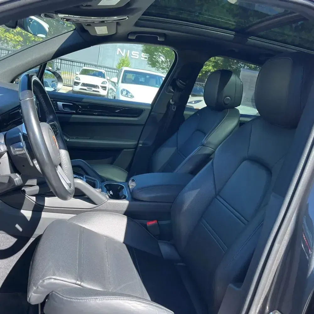 2022 Porsche Cayenne Base