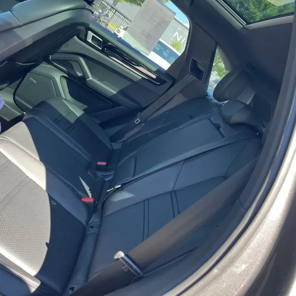 2022 Porsche Cayenne Base