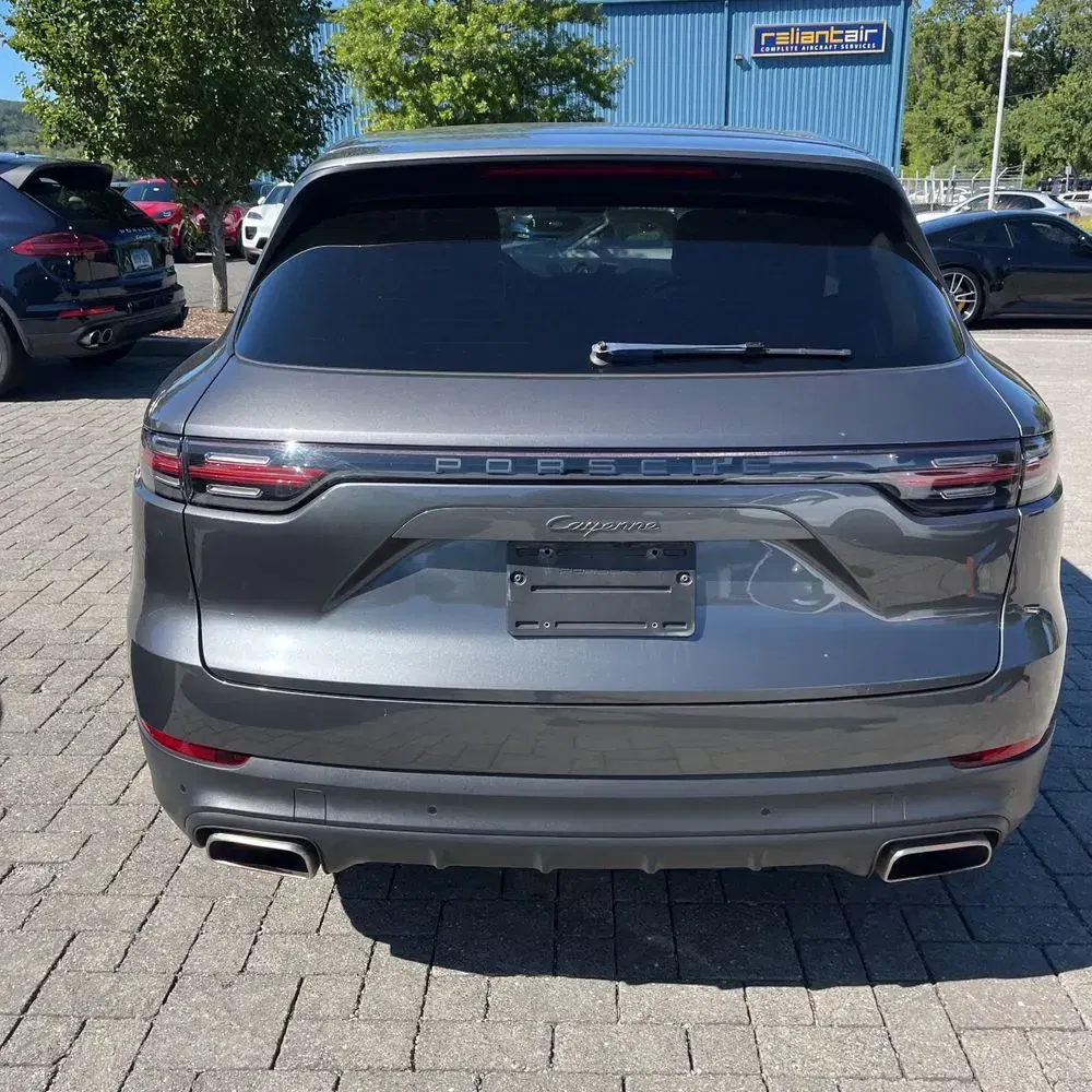 2022 Porsche Cayenne Base