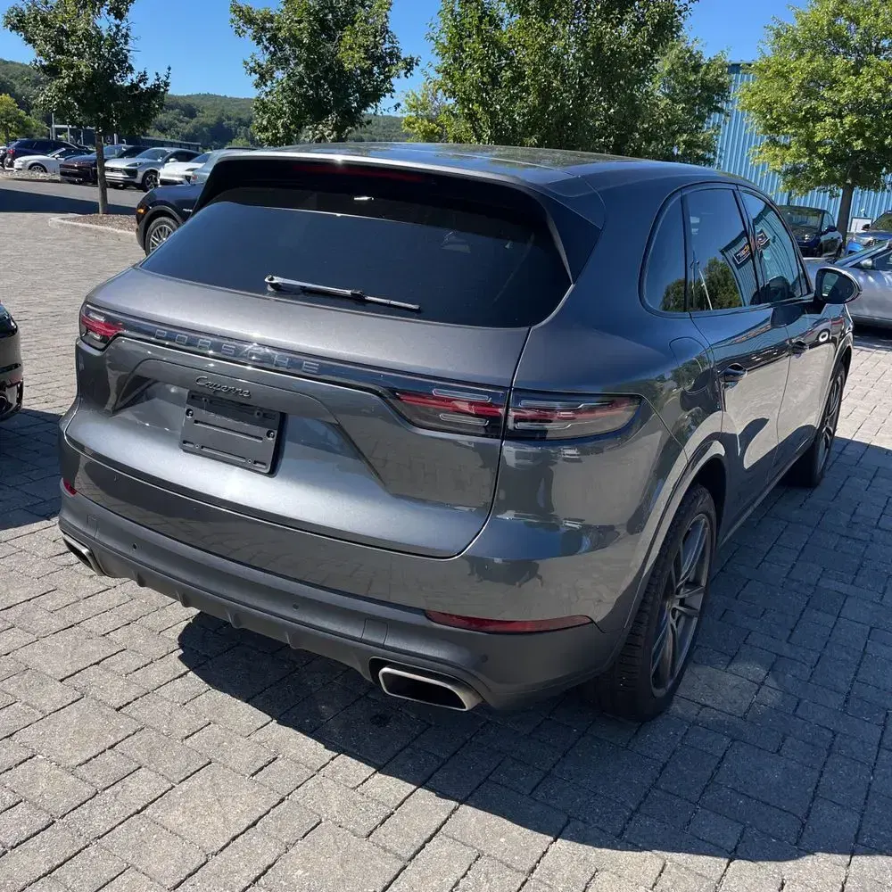 2022 Porsche Cayenne Base
