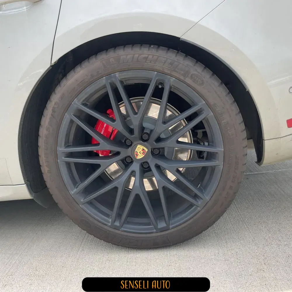 2024 Porsche Macan GTS