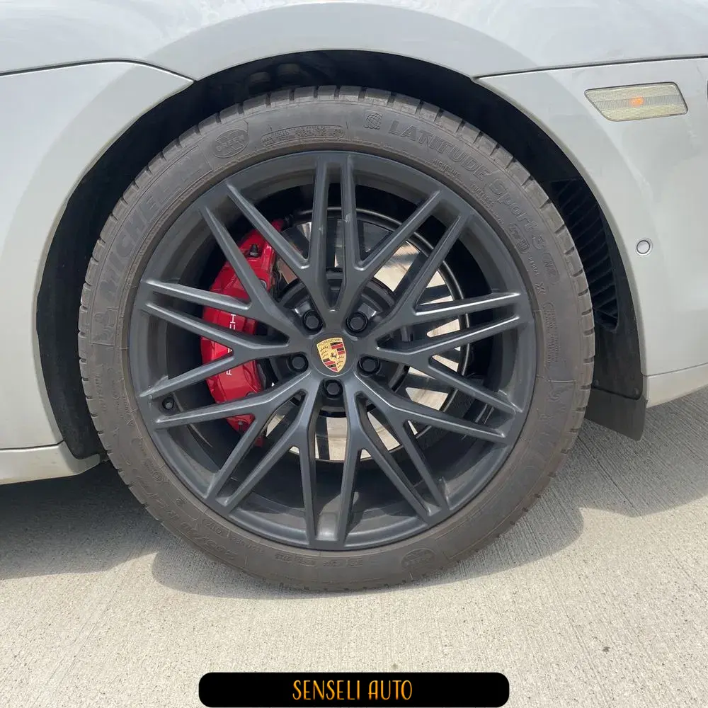 2024 Porsche Macan GTS