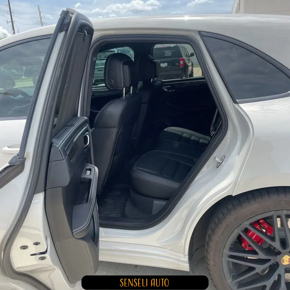 2024 Porsche Macan GTS