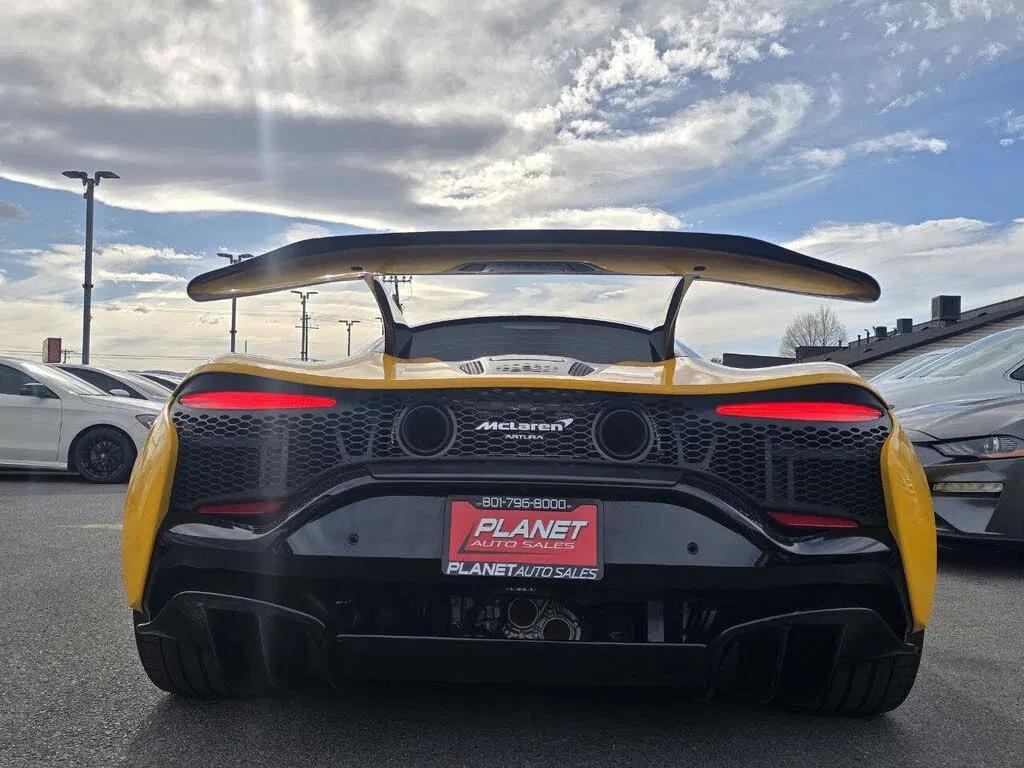 2023 McLaren Artura RWD