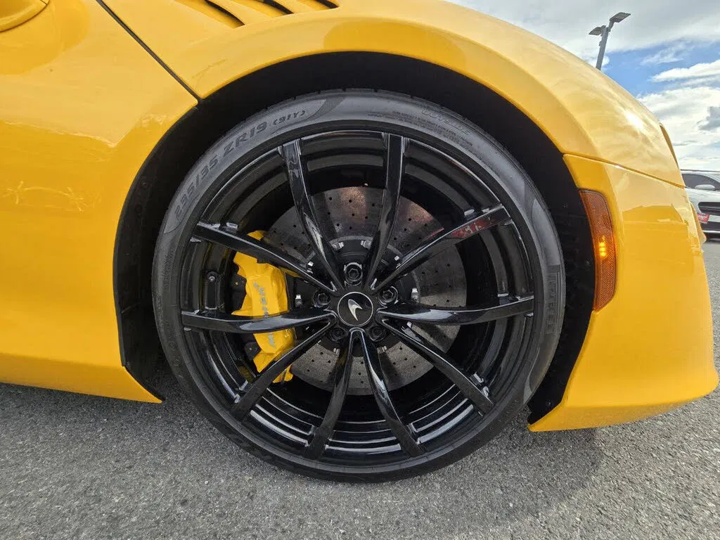 2023 McLaren Artura RWD