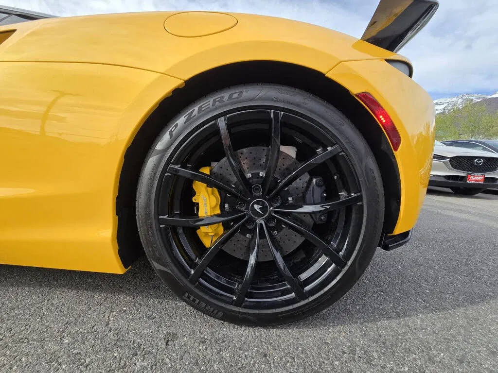 2023 McLaren Artura RWD
