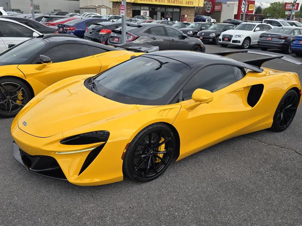 2023 McLaren Artura RWD