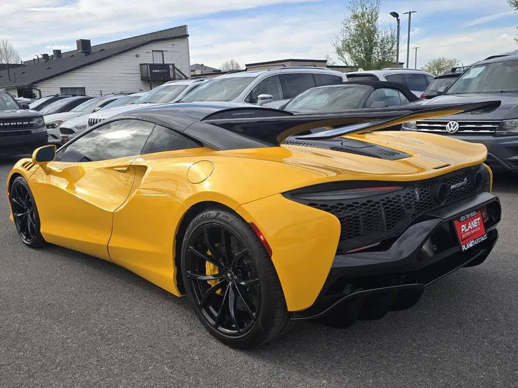 2023 McLaren Artura RWD