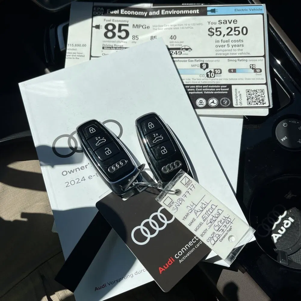 2024 Audi e-tron GT Premium Plus