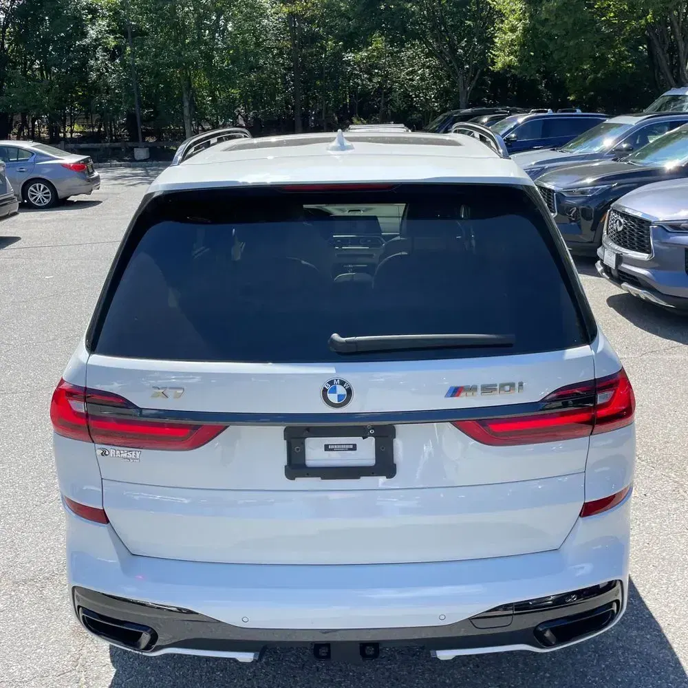 2021 BMW X7 M50i