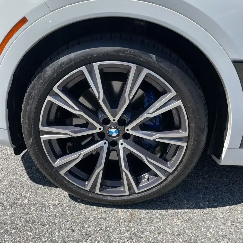 2021 BMW X7 M50i