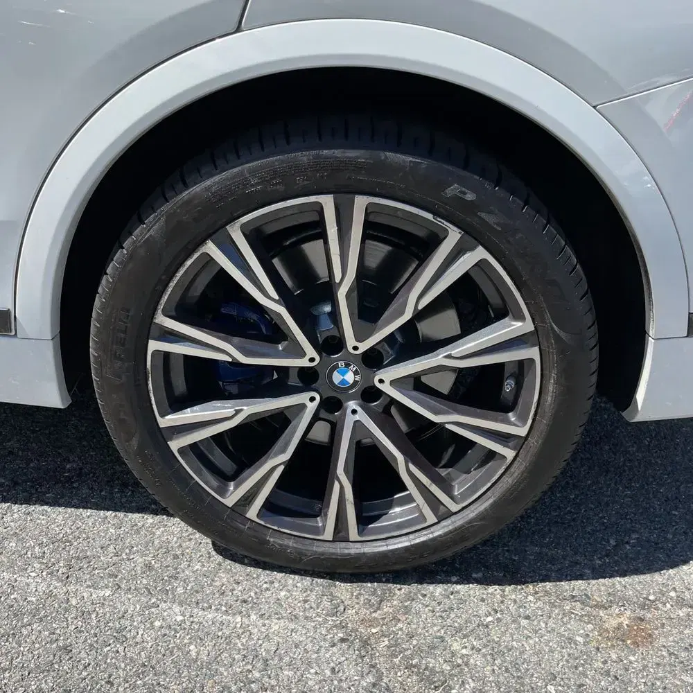 2021 BMW X7 M50i